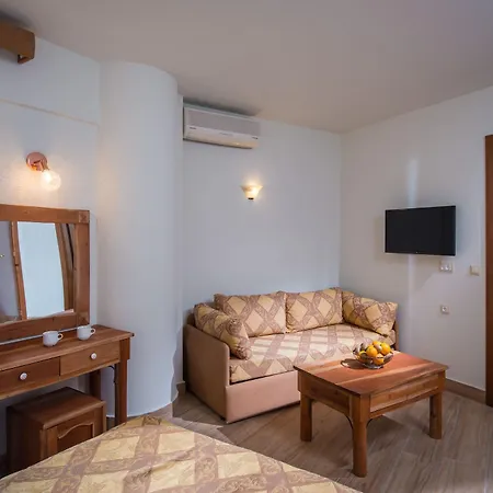 Anesis Blue Boutique ヘルソニソス