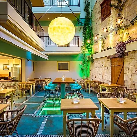 Anesis Blue Boutique מלון