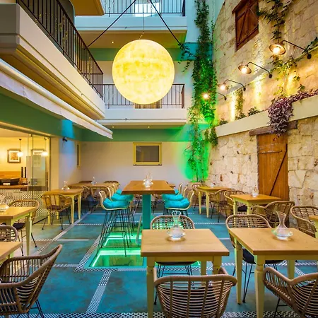 Anesis Blue Boutique ヘルソニソス